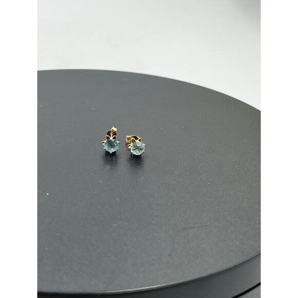 JCM Jacmel Round 5mm Blue Prong Set Blue CZ 14K Yellow Gold Stud Earrings - Picture 9 of 9